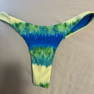 Pre-loved tie dye Brazilian bikini bottom 🌊